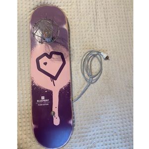 BLUEPRINT SPRAYHEART TEAM EDITION SKATEBOARD LIGHT